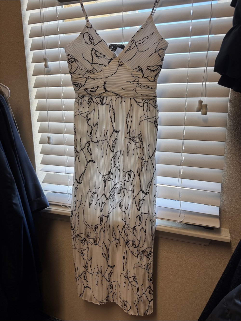 Banana Republic White and Black Floral Midi Dress - Picture 8 of 8